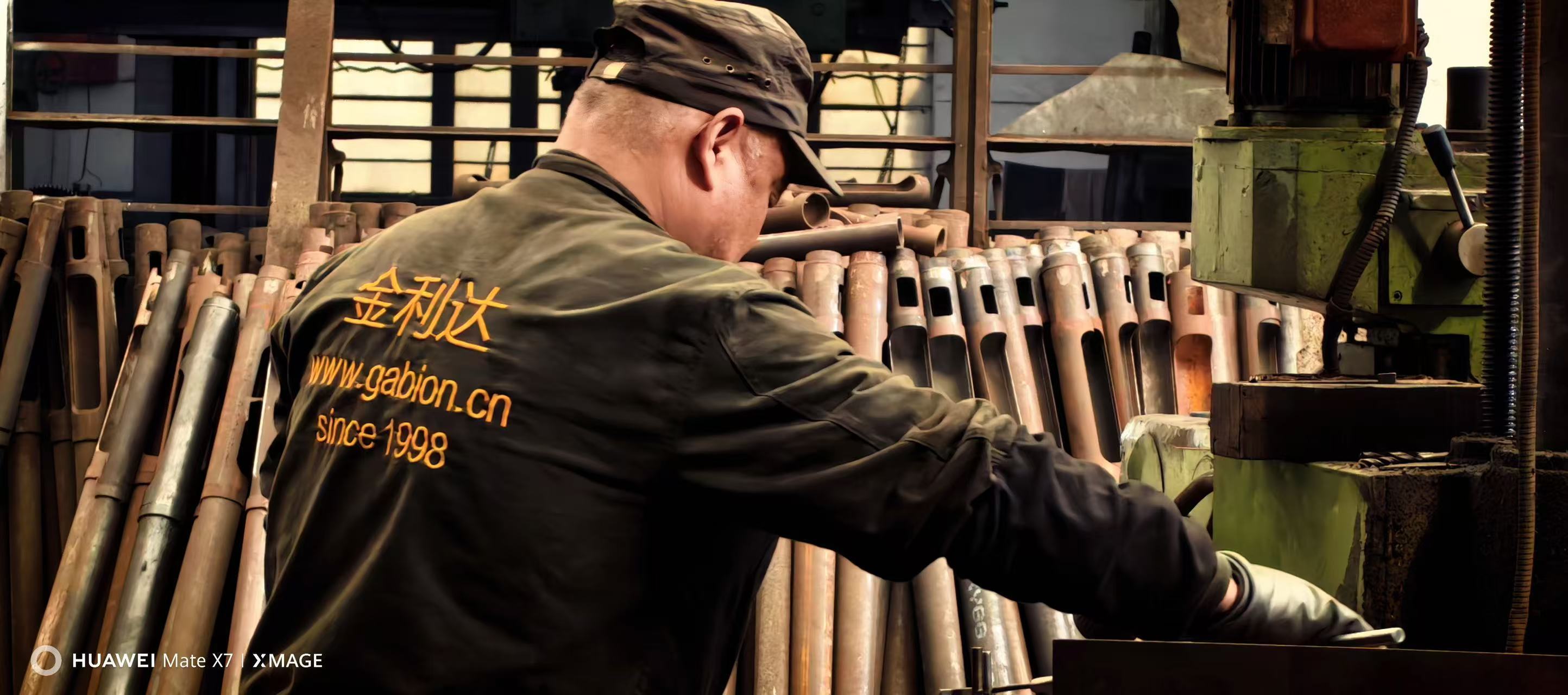 नवीनतम कंपनी ब्लॉग के बारे में 1998 के बाद सेः JINLIDA वैश्विक तार जाल उत्पादन के लिए सीएनसी गेबियन मशीन के स्रोत निर्माता के रूप में