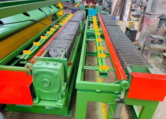 खरीदें 3 रोलर्स के साथ 4000 मिमी मेष स्ट्रेटनिंग मशीन ऑनलाइन निर्माण