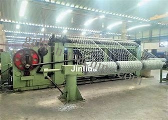 खरीदें गेबियन बॉक्स के लिए 5.5 मीटर चौड़ाई वायर मेष बनाने की मशीन 3 ट्विस्ट ऑनलाइन निर्माण